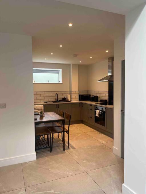 Entire Property In Downham Market, Serviced Accomodation Apartment Exterior foto