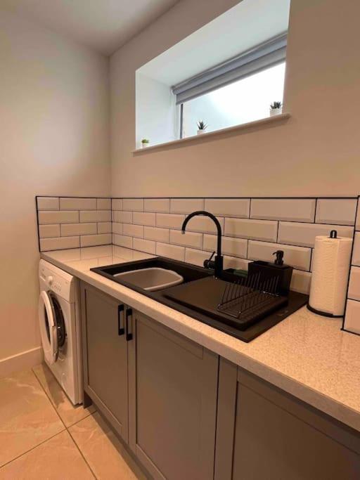 Entire Property In Downham Market, Serviced Accomodation Apartment Exterior foto